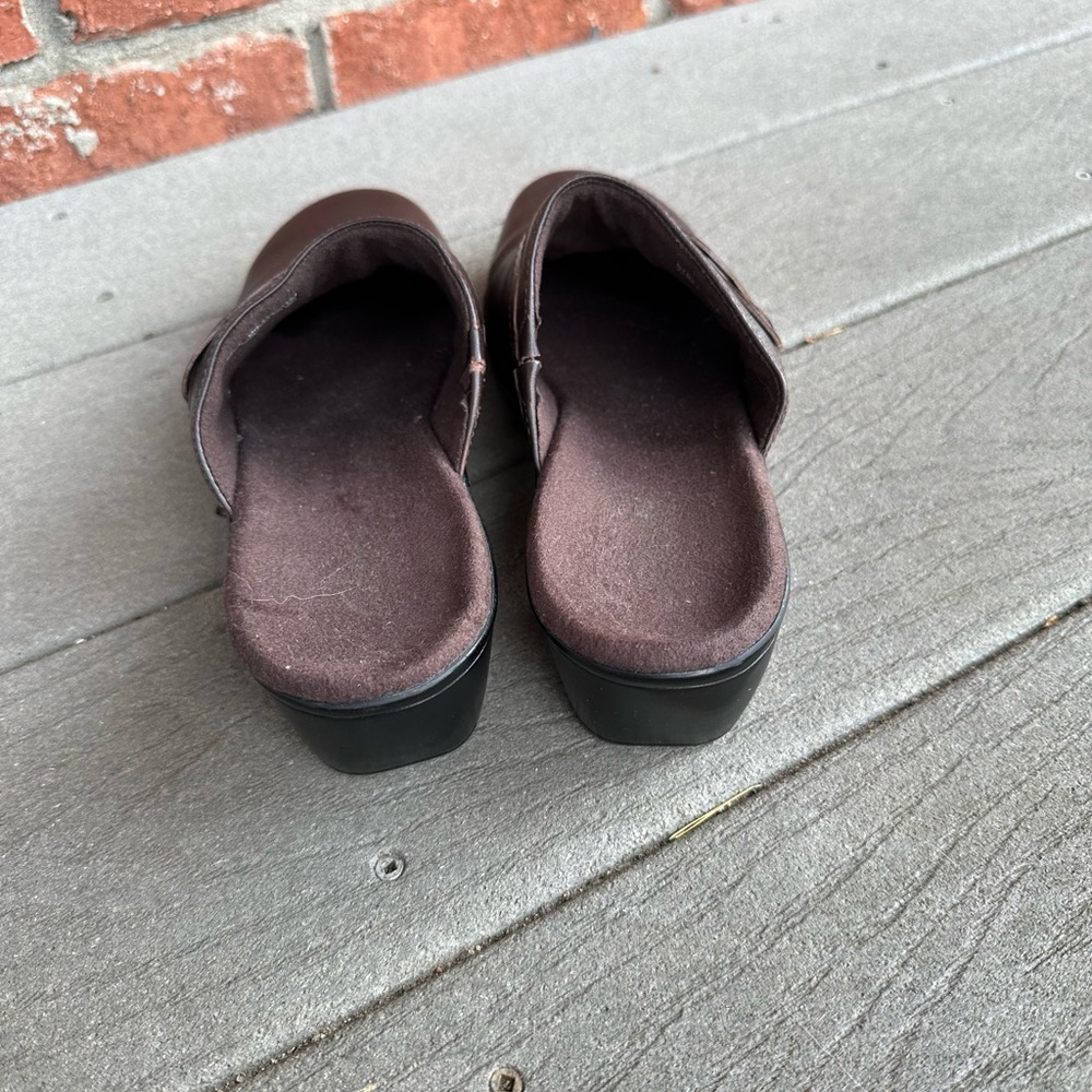 EUC Clarke leather mule - Picture 3 of 6